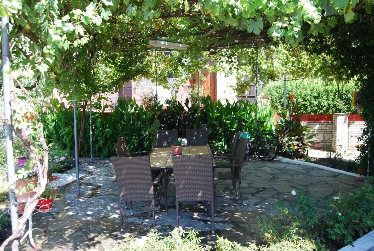 Studio Nastasia Afytos Exterior photo